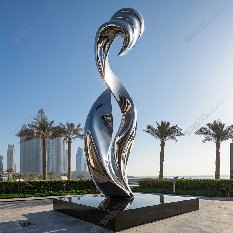 Escultura urbana de acero inoxidable pulido