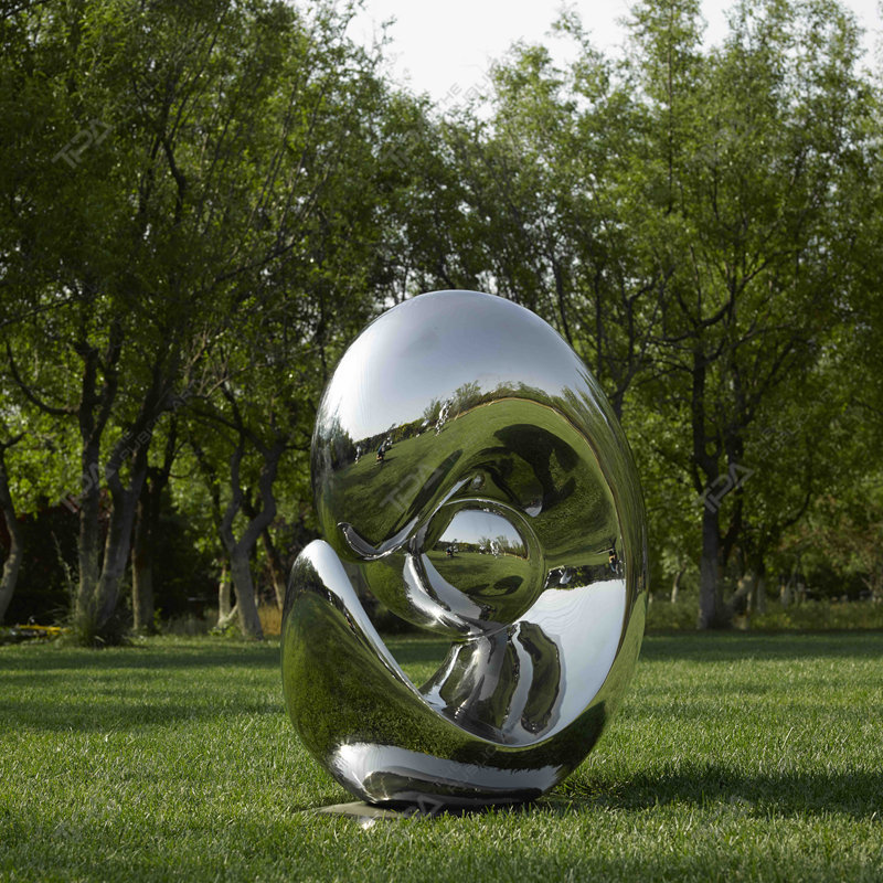 Escultura de acero inoxidable Sin título