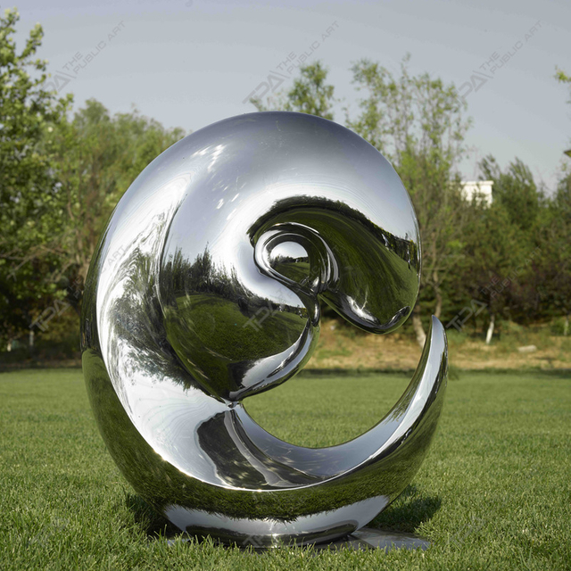 Escultura de acero inoxidable Sin título